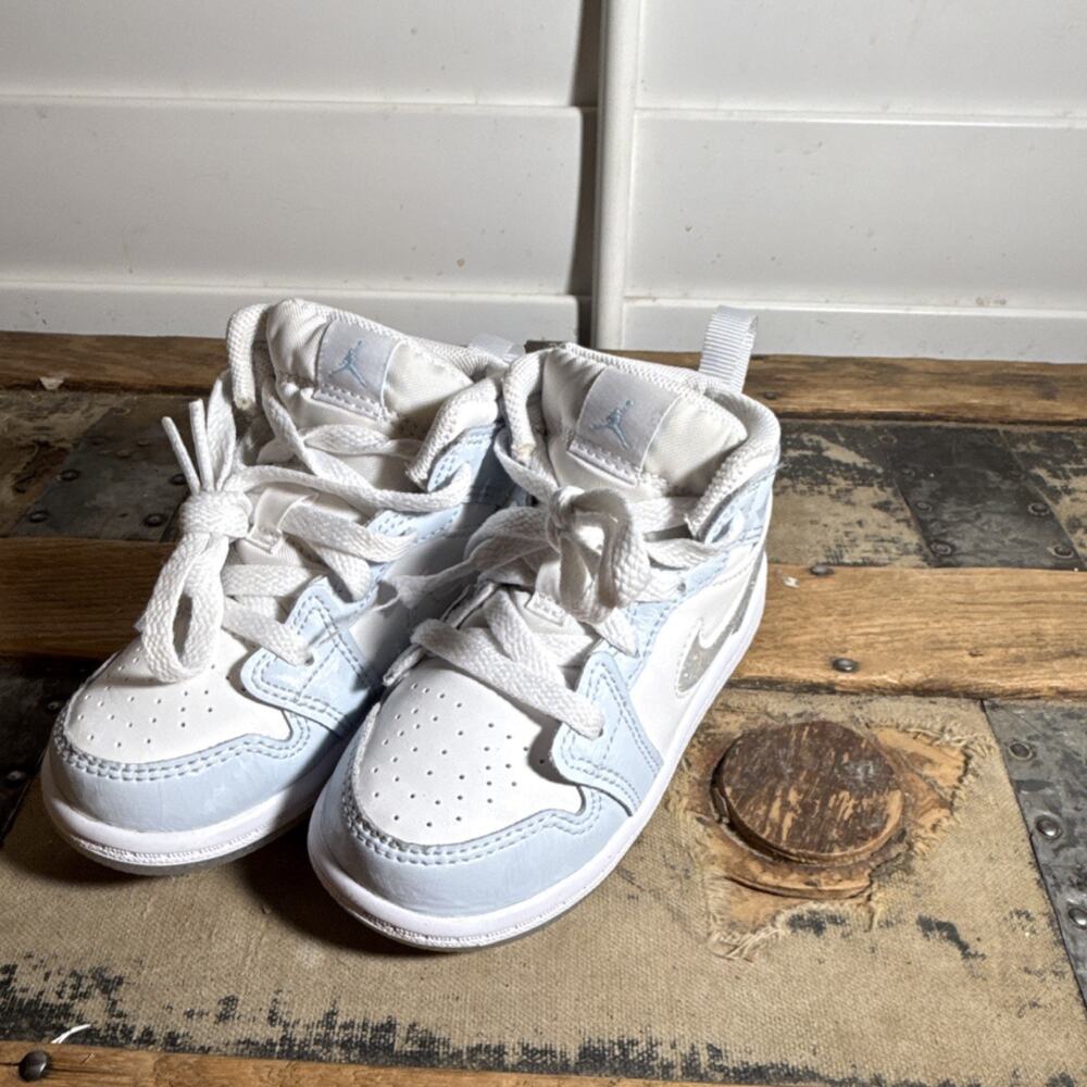 Jordan 1 Mid Unisex Kids 7C White/Blue Mid Top Leather Sneaker FQ9116-400